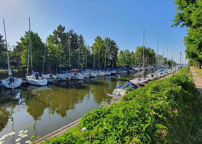 בית נופש In 19534 *