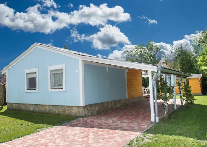 In 19534 בית נופש